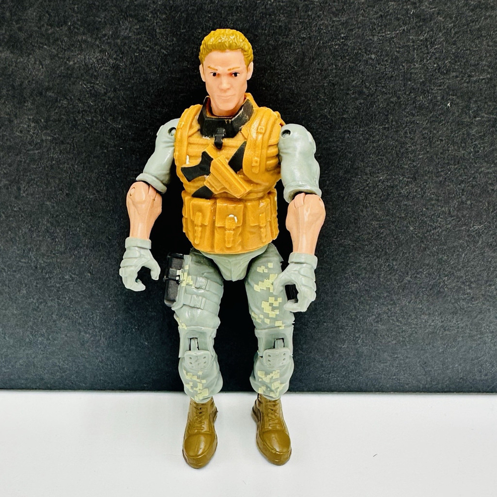 Lanard Ultimate Showdown Corps vs. The Curse 4” Action Figure 2017